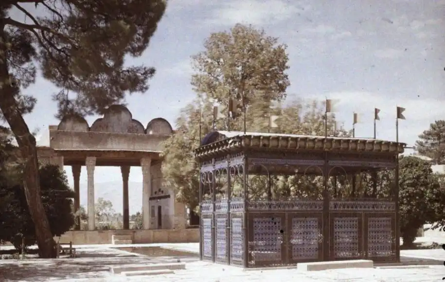 عکسی تاریخی و قدیمی از حافظیه